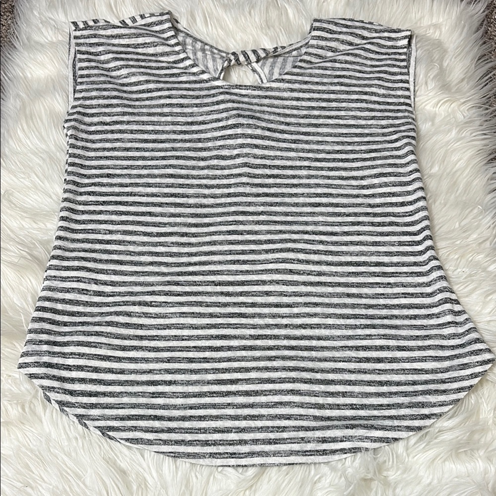 Bobeau Striped Top Back Keyhole Cut Out Size XS Sleeveless